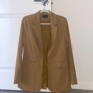 Danielle Bernstein tan blazer